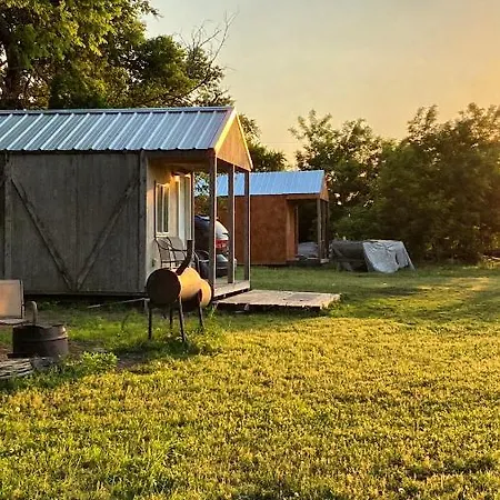 Tiny Cabin At The Donkeyranch Medicine Park Exterior photo